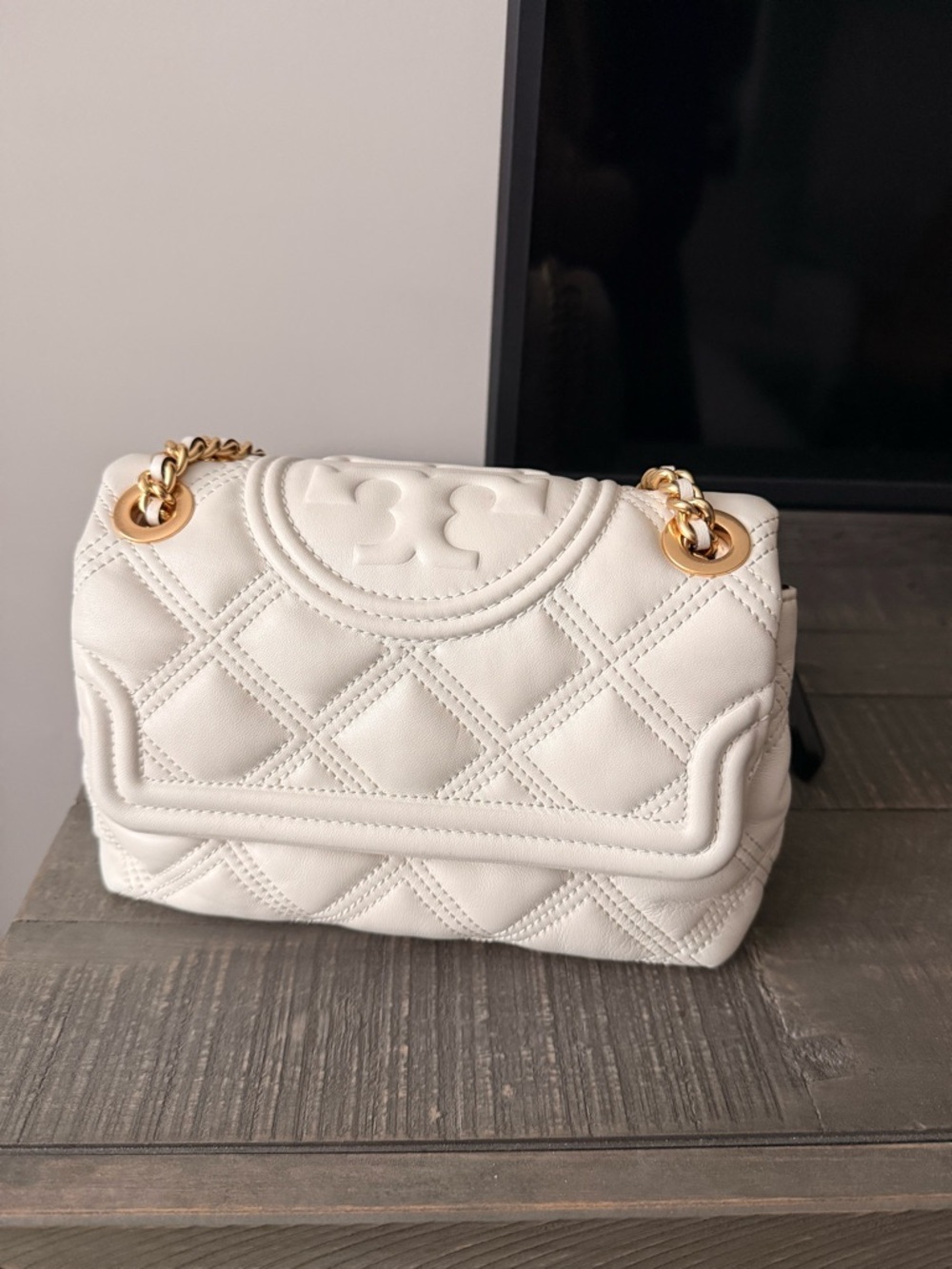 Tory Burch Quilted White Leather Shoulder Bag with Gold Chain